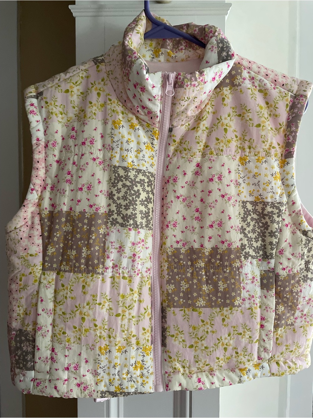 Pretty floral vest.